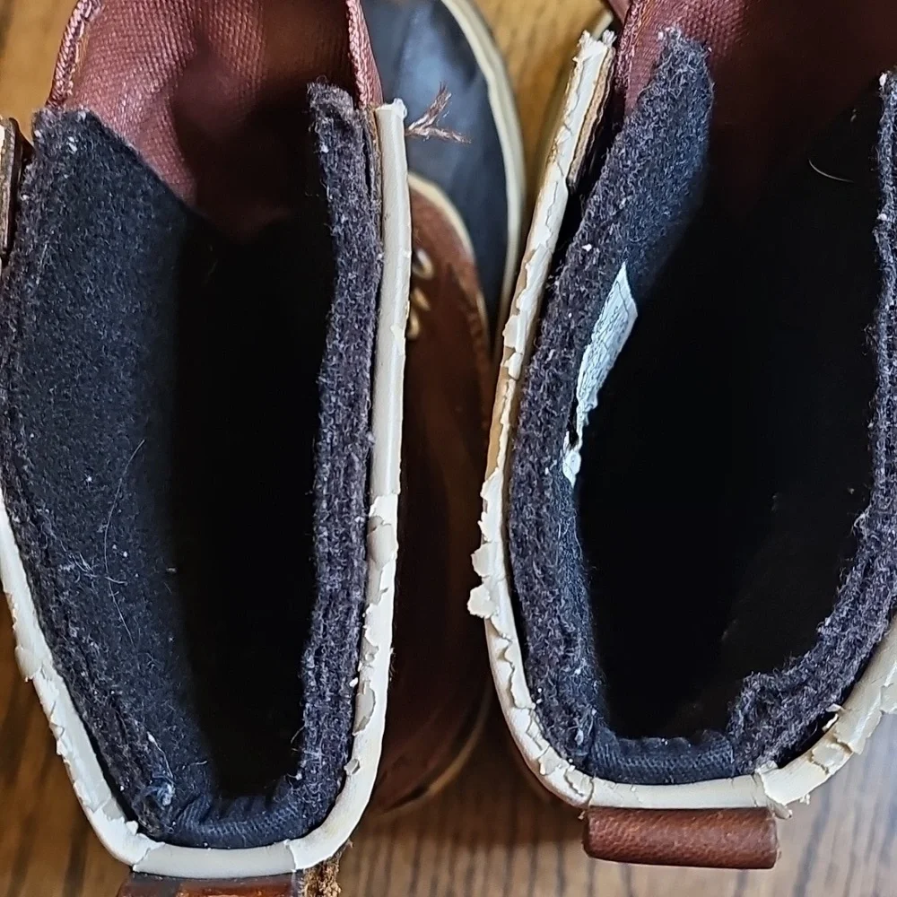 Sorel durable lace